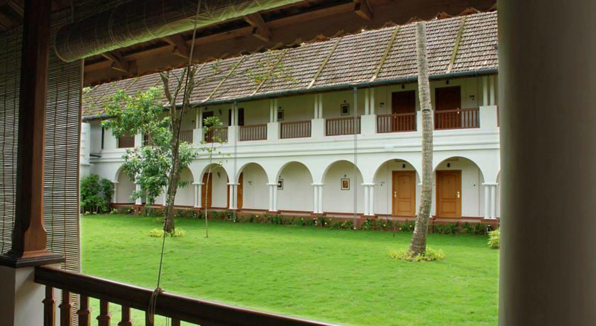 Lemon Tree Vembanad Lake Resort, Kerala Alappuzha Eksteriør bilde